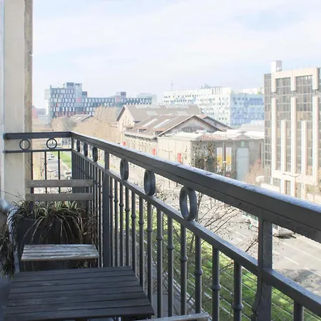 Cozy 56 M Near Batignolles Paříž