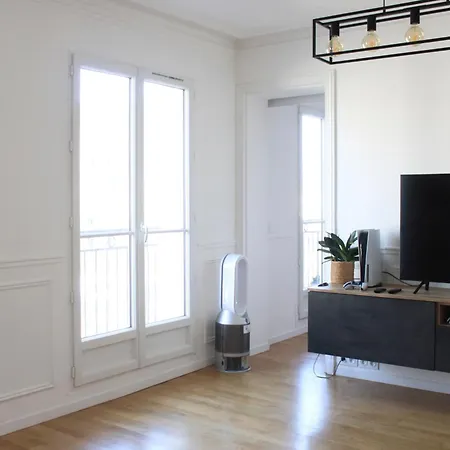 Cozy 56 M Near Batignolles *
